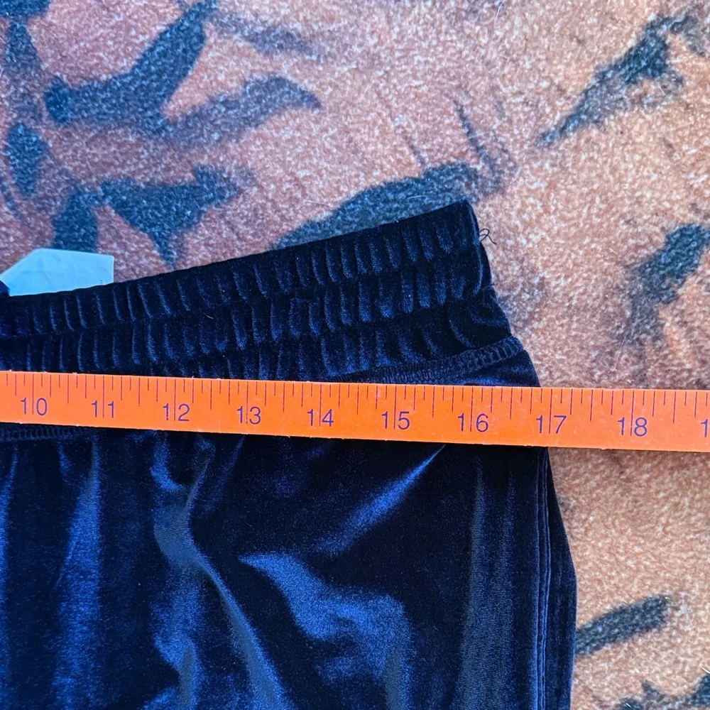 Fabletics oasis twist navy velour Yoga Set - Picture 13 of 14